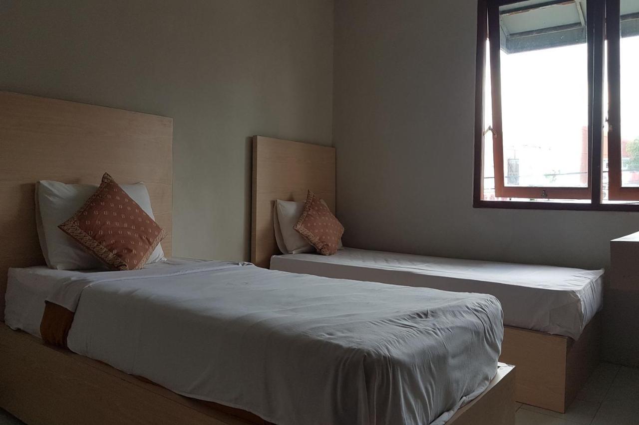 Oyo 3819 Hotel Winotosastro Yogyakarta Eksteriør billede