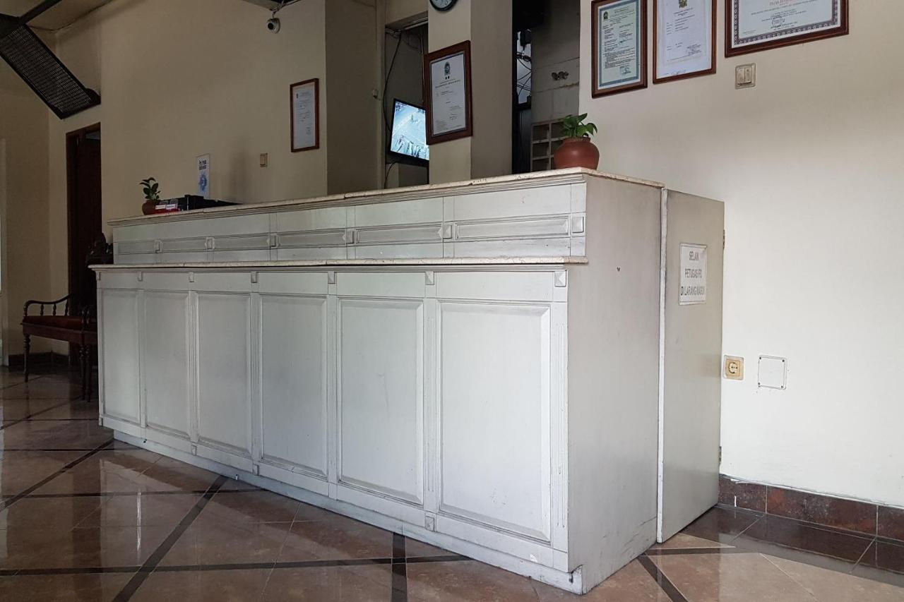 Oyo 3819 Hotel Winotosastro Yogyakarta Eksteriør billede