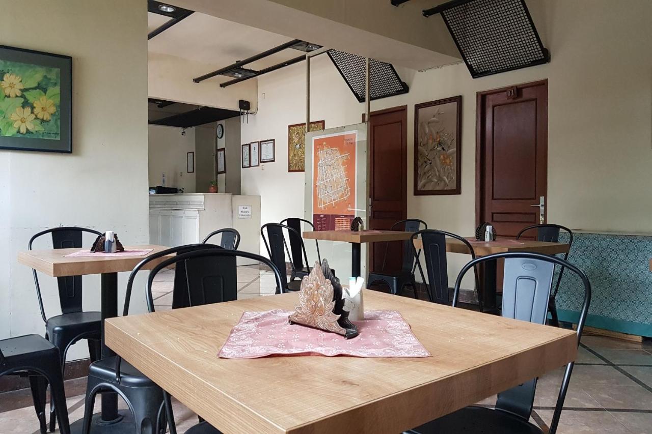 Oyo 3819 Hotel Winotosastro Yogyakarta Eksteriør billede